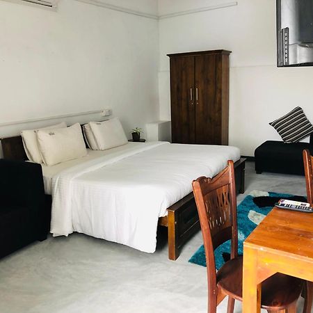 Hotel Centhara Beach Weligama Esterno foto