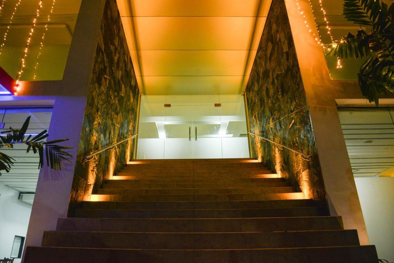 Hotel Centhara Beach Weligama Esterno foto